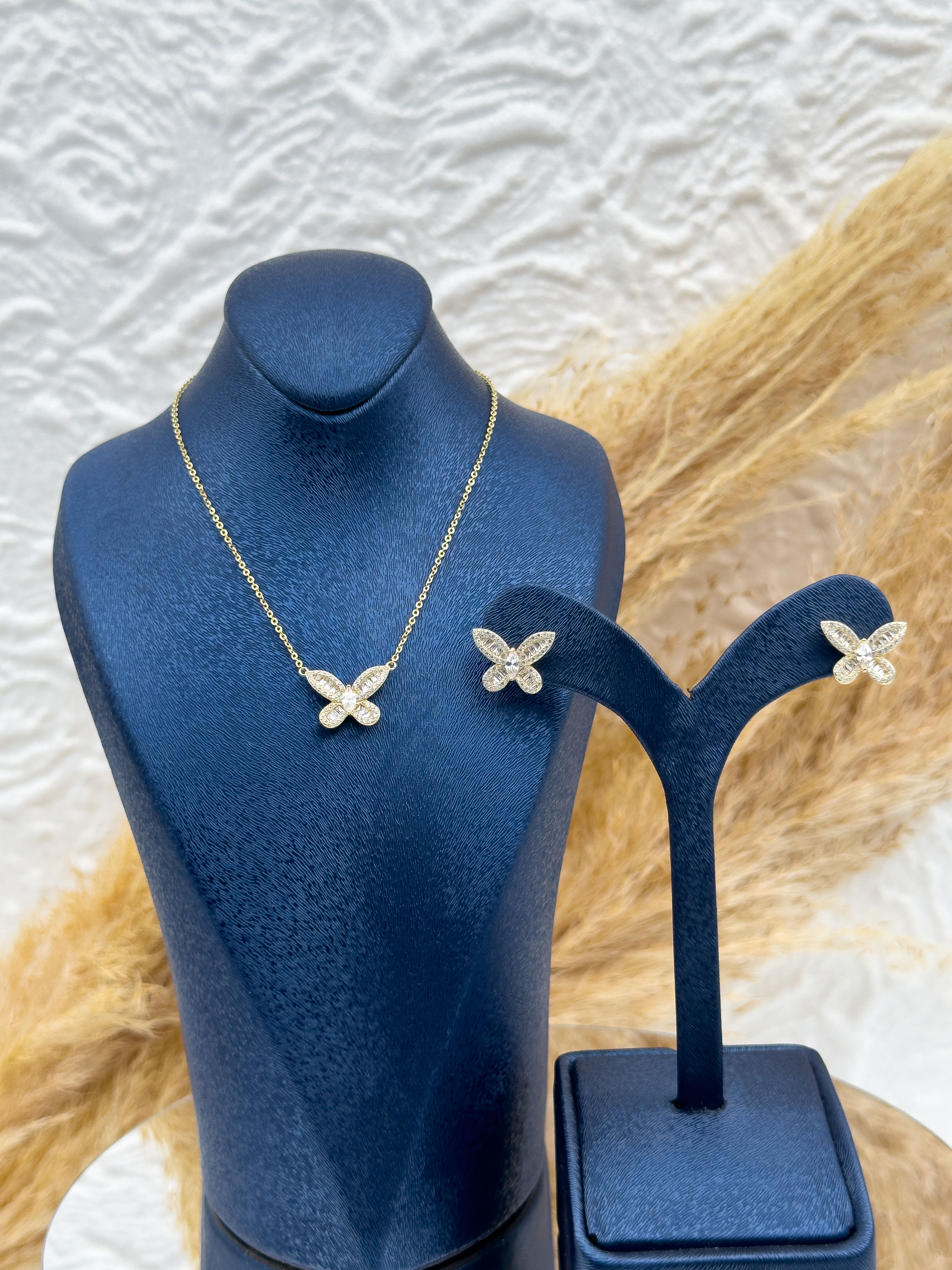 925 Ayar Gümüş Gold Renk Taşlı Kelebek Figürlü Kolye Küpe Kadın Takı Seti